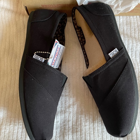 Bob’s Skechers slips on size 9W - Picture 5 of 11